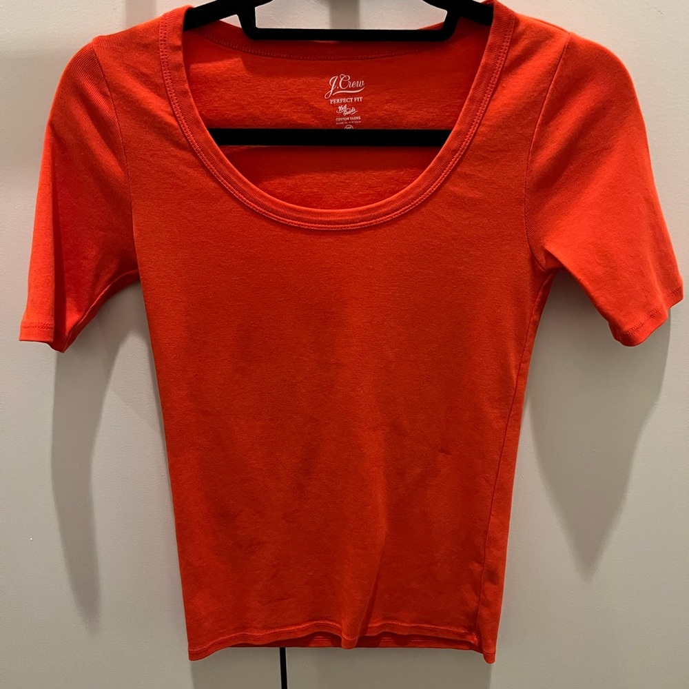 JCrew orange “perfect fit” scoop neck t-shirt